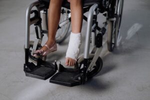 how long does a broken fibula take to heal