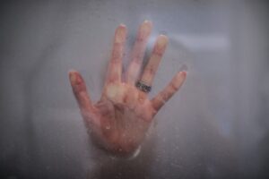 how to make fingerprints visible on any surface