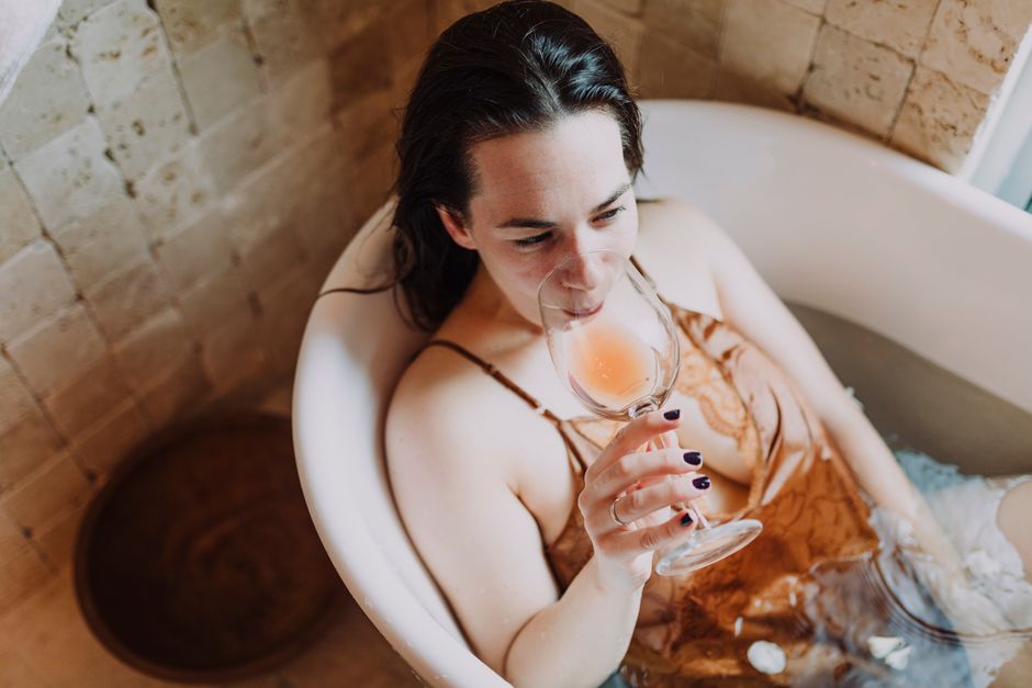 can you drink wine while taking doxycycline