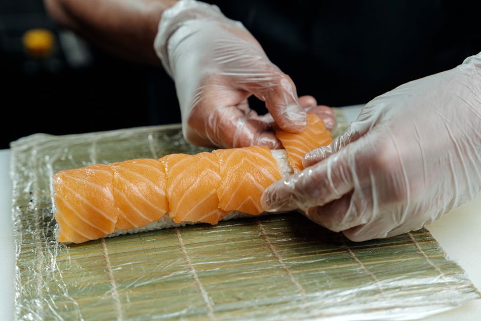 how long does sushi keep in the fridge