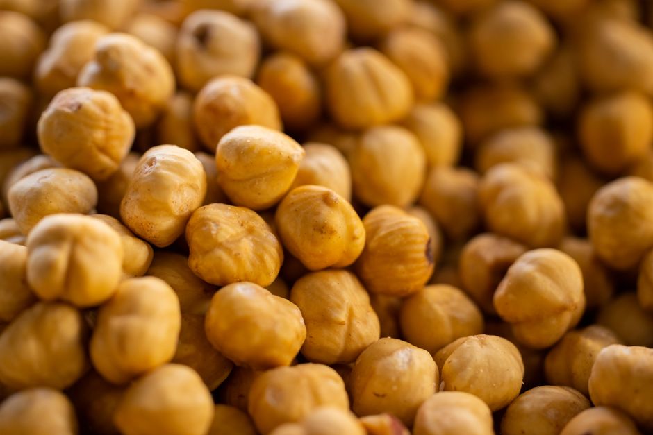 how many carbs in garbanzo beans