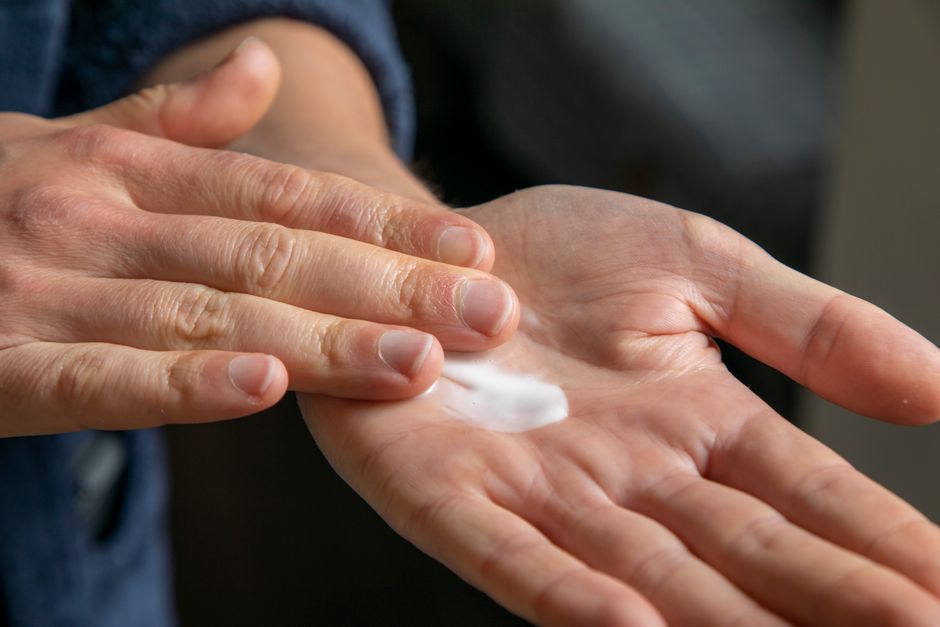 how to apply testosterone cream for females
