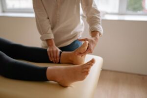how to heal a swollen foot
