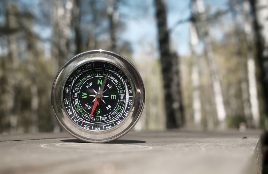 how to make a compass without a magnet at home