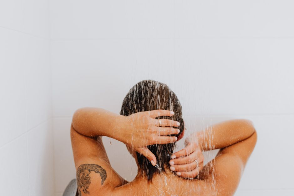 how to moisturize after a shower damp skin tips