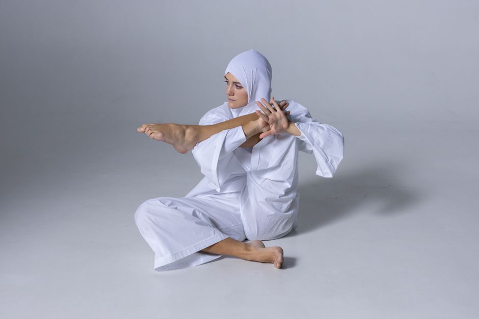 how to perform and interpret a sitting balance test