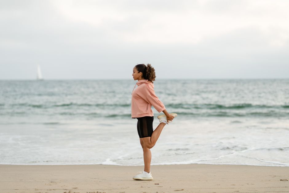 how to stretch in the morning 8 moves that work