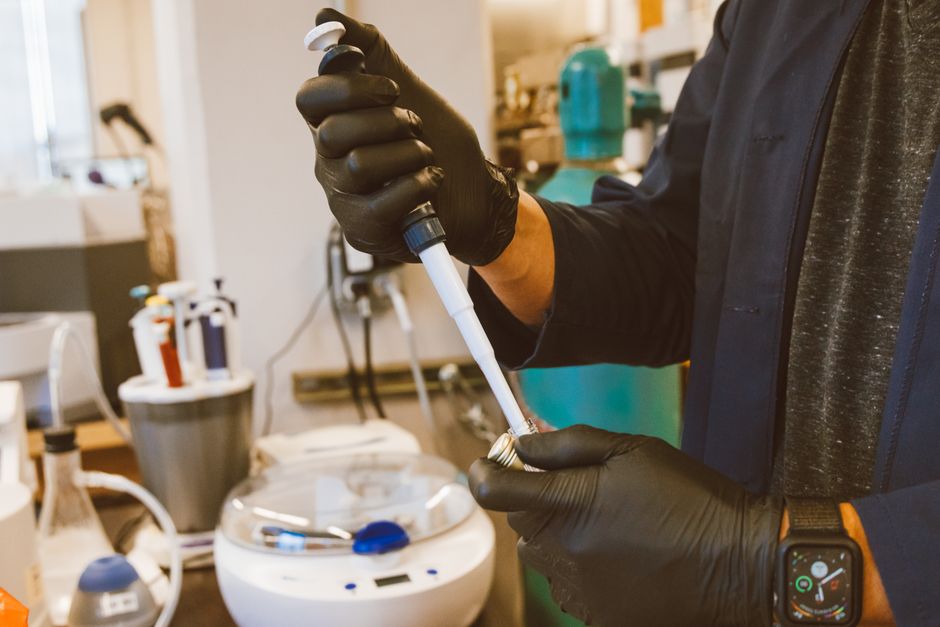 how to use a micropipette step by step technique