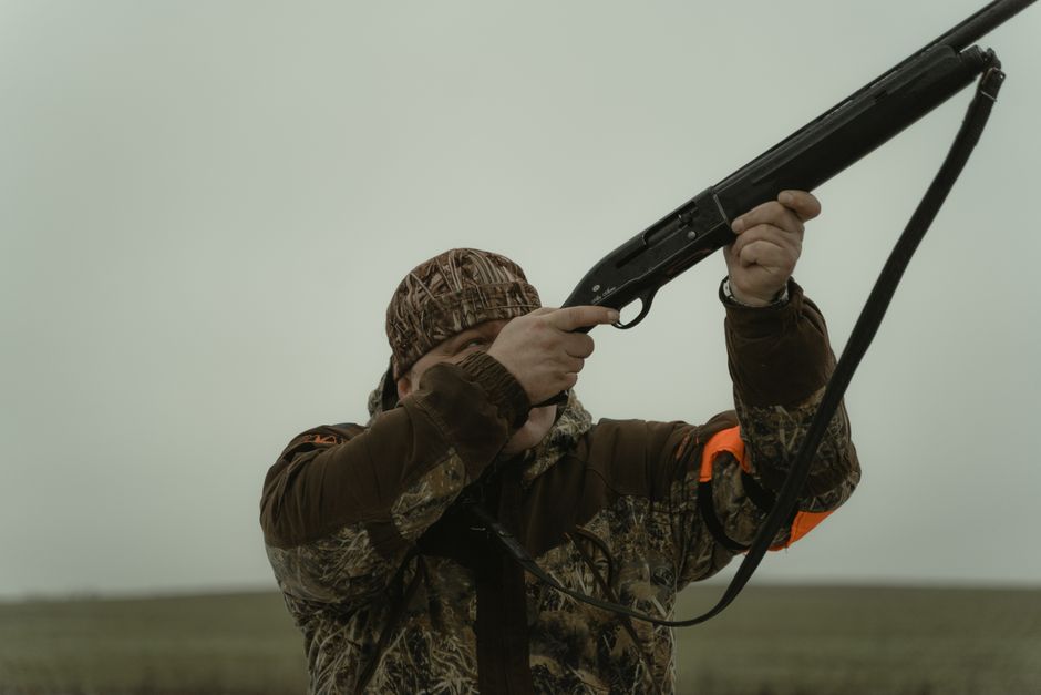 how to use a shotgun mic placement distance