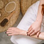 how to use apricot scrub without damaging your skin