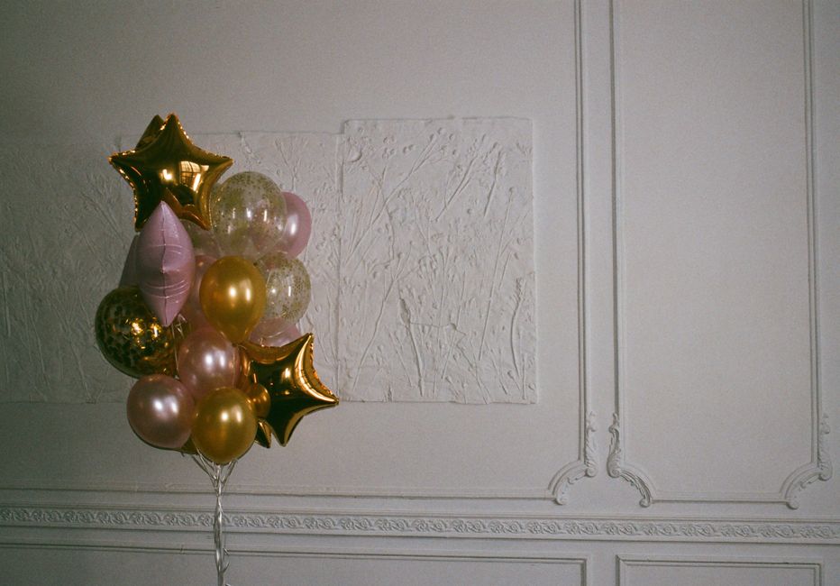 is inhaling helium from balloons bad