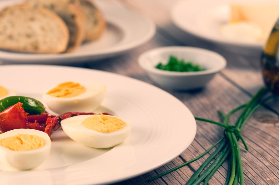 to eat with boiled eggs for weight loss