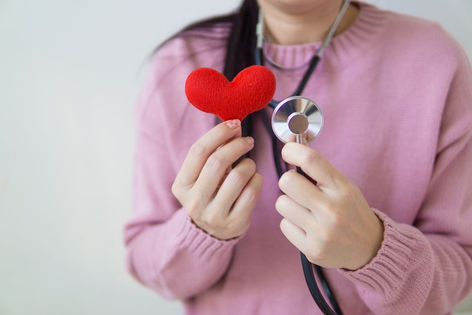 what causes a dilated aortic root
