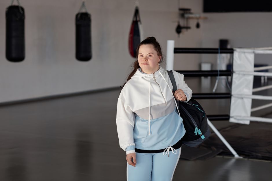 what causes down syndrome in pregnancy and whos at risk