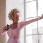 what causes hot flashes in older men and how to stop them