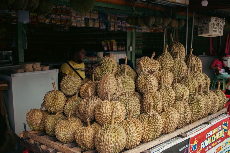 what does durian fruit taste like