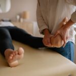 what is a joint effusion causes symptoms treatment