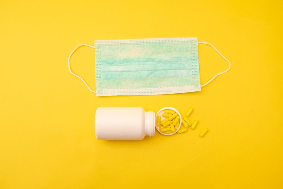 what makes pee yellow