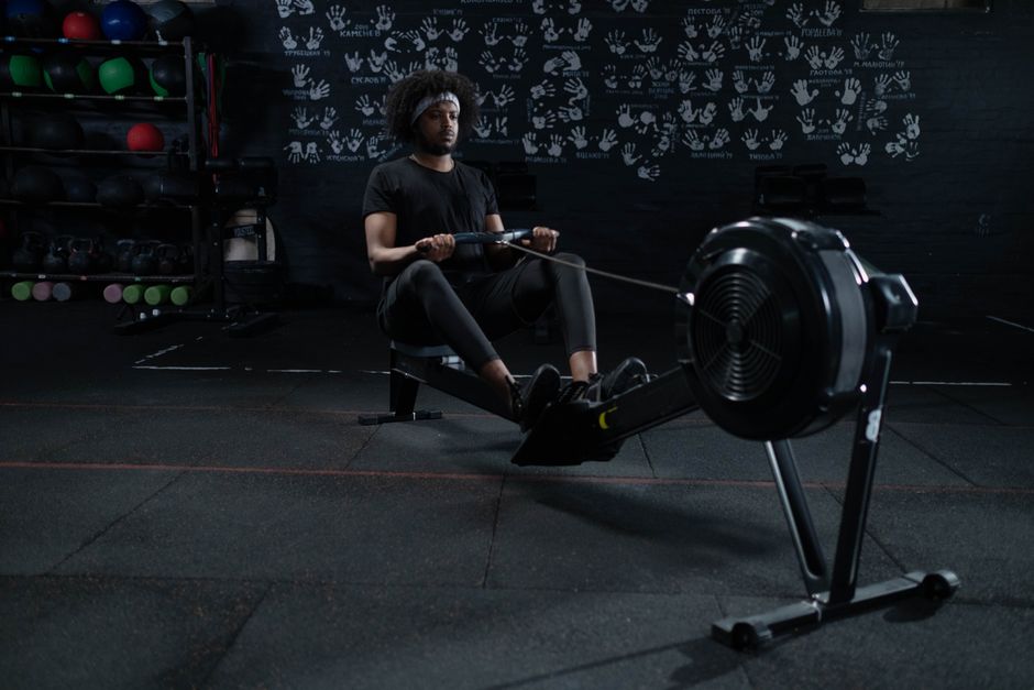 what muscles do rowing machines work