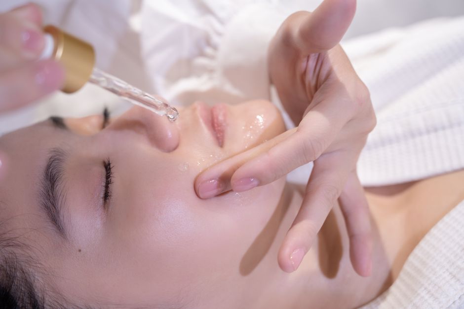 what treatment soothes and moisturizes the skin