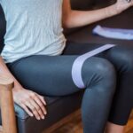 why do i get it band pain when sitting