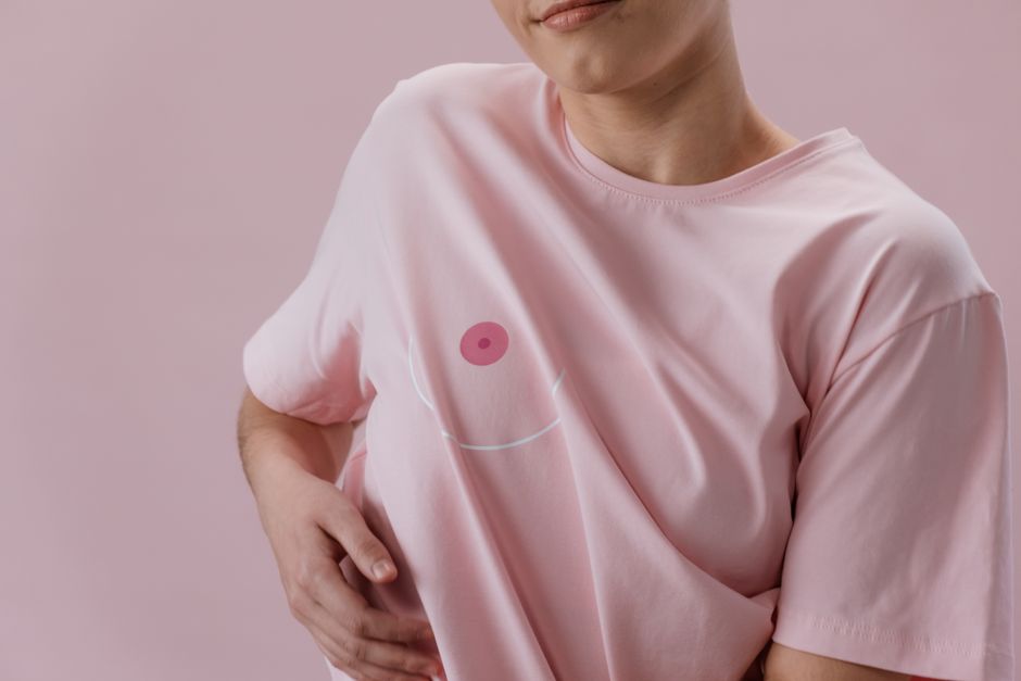 why does your boob itch