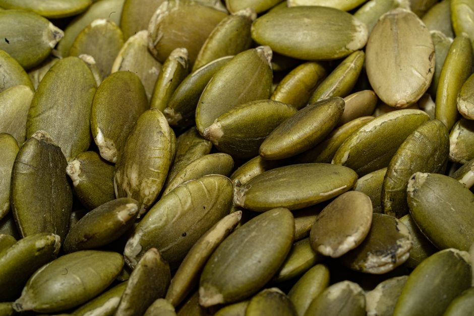 can you eat pumpkin seeds in the shell