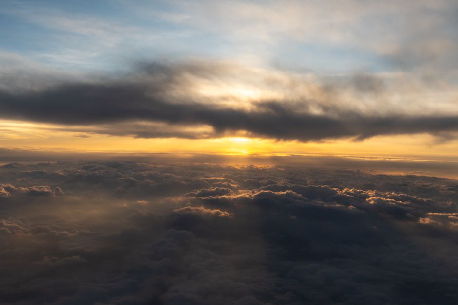 can you tan through clouds
