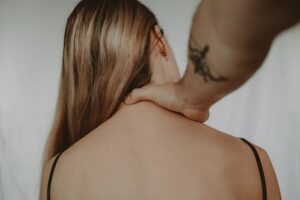 Do Tattoos On Neck Hurt? Complete Science Guide 8 do tattoos on neck hurt