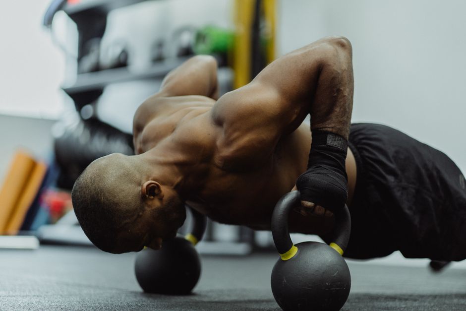 does push ups work biceps