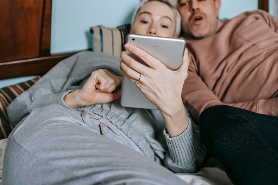 does screen time affect behavior in kids and teens