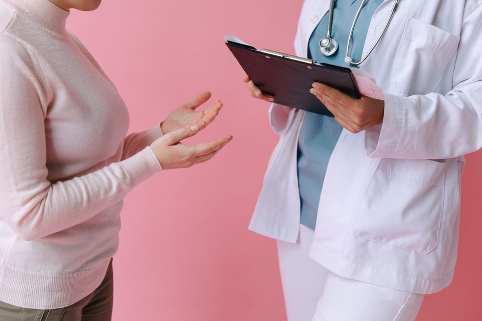 how do doctors check your thyroid
