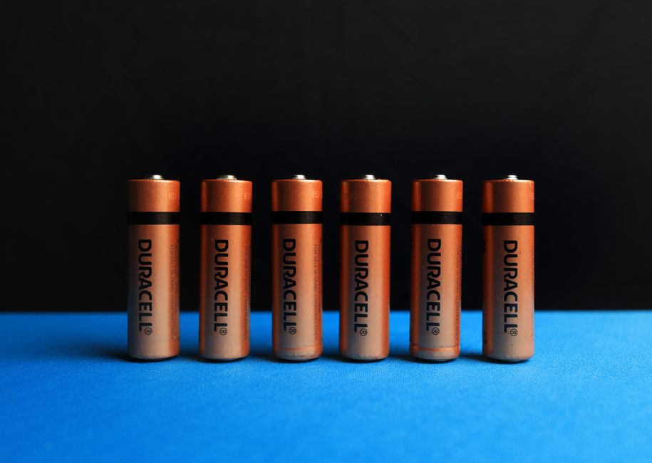 how do you put out a lithium ion battery fire