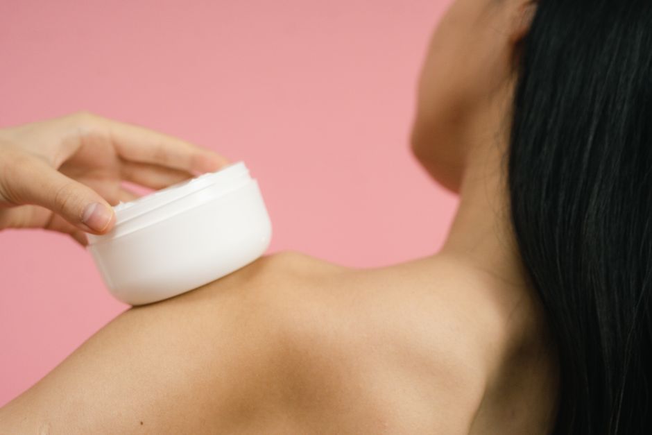 how does calamine lotion work
