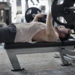how heavy is a bench press bar