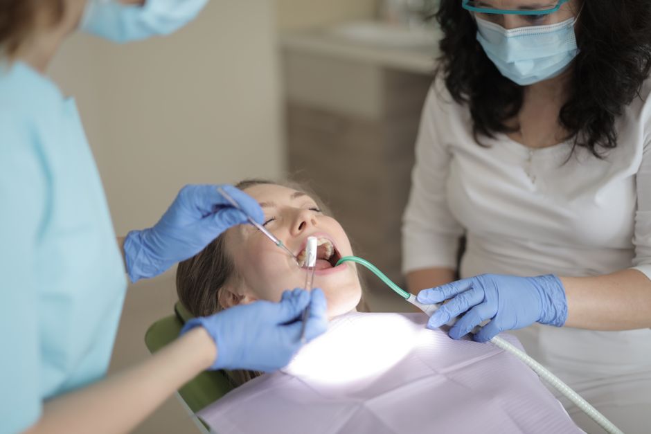 how long does a dentist cleaning take