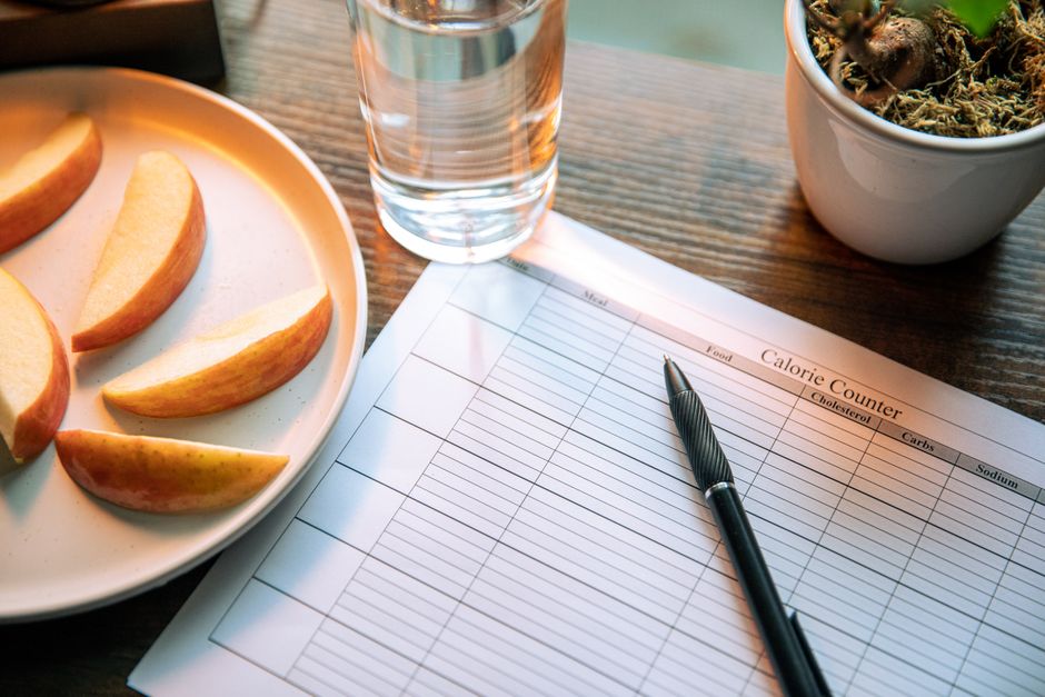 how many calories in one orange fruit