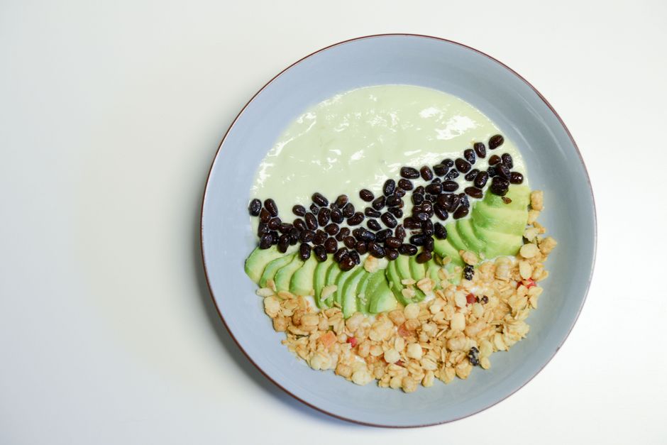 how much protein in one avocado