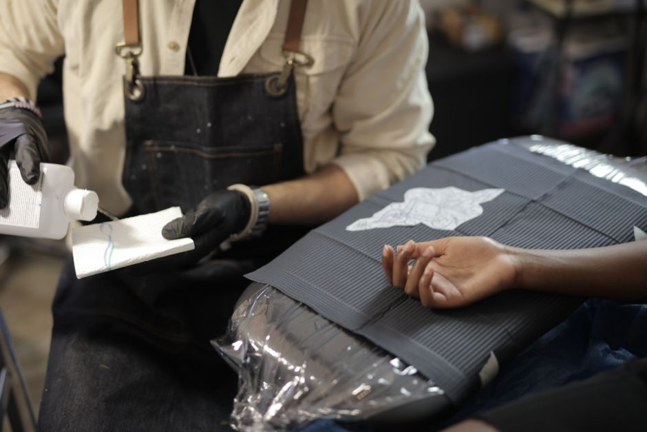 how to apply saniderm at home for tattoo healing