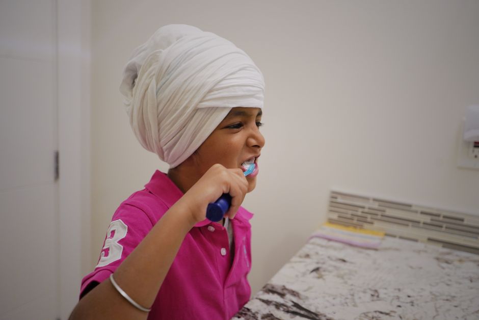 how to brush your teeth with baking soda