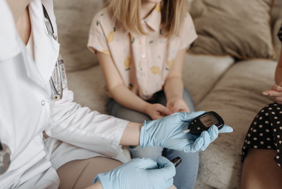 how to check your blood glucose