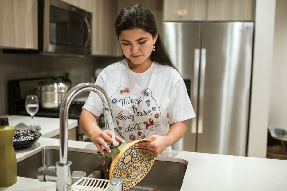 how to clean a sponge in the microwave