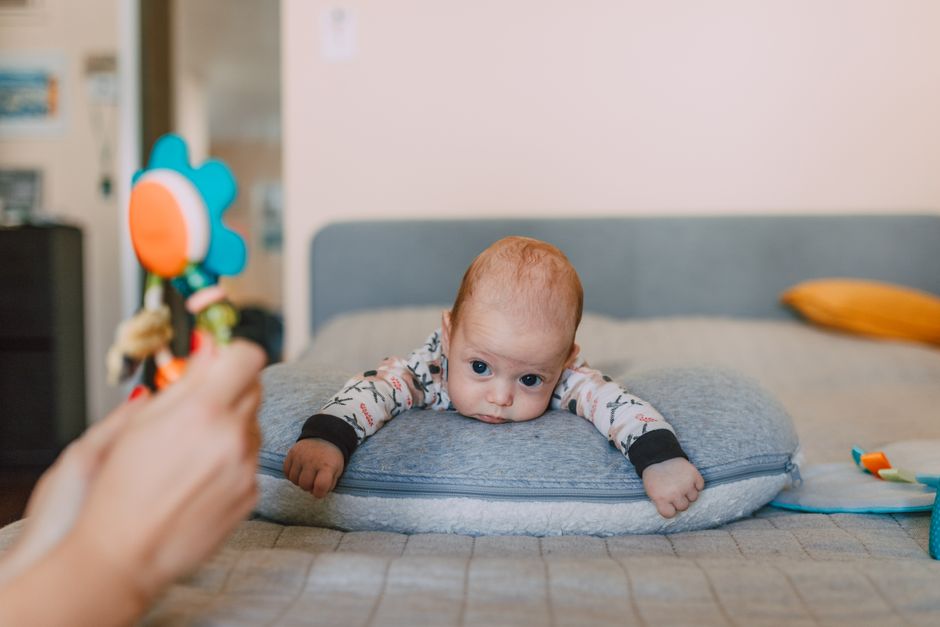 how to encourage tummy time when baby resists