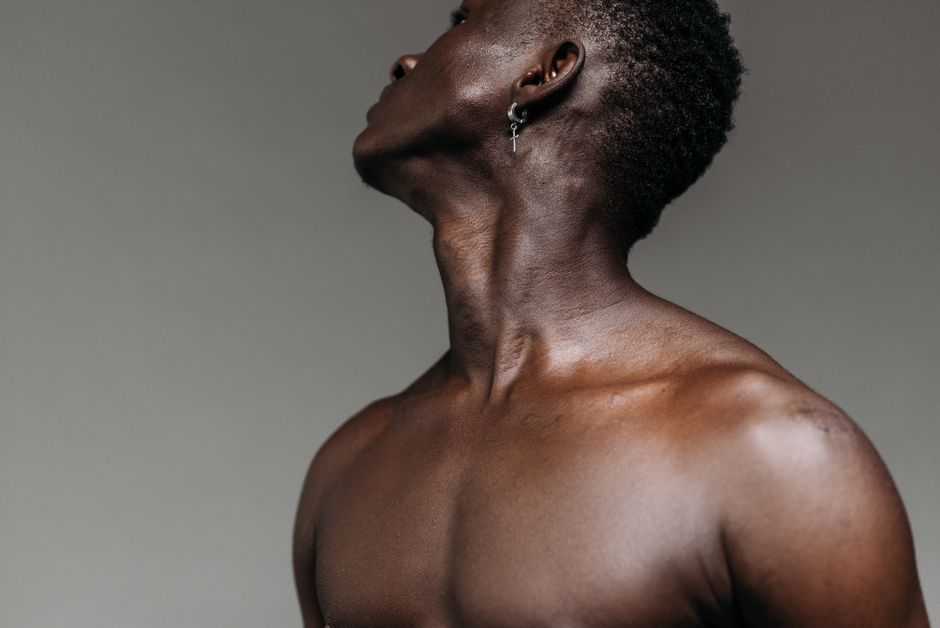how to get a chiseled jawline