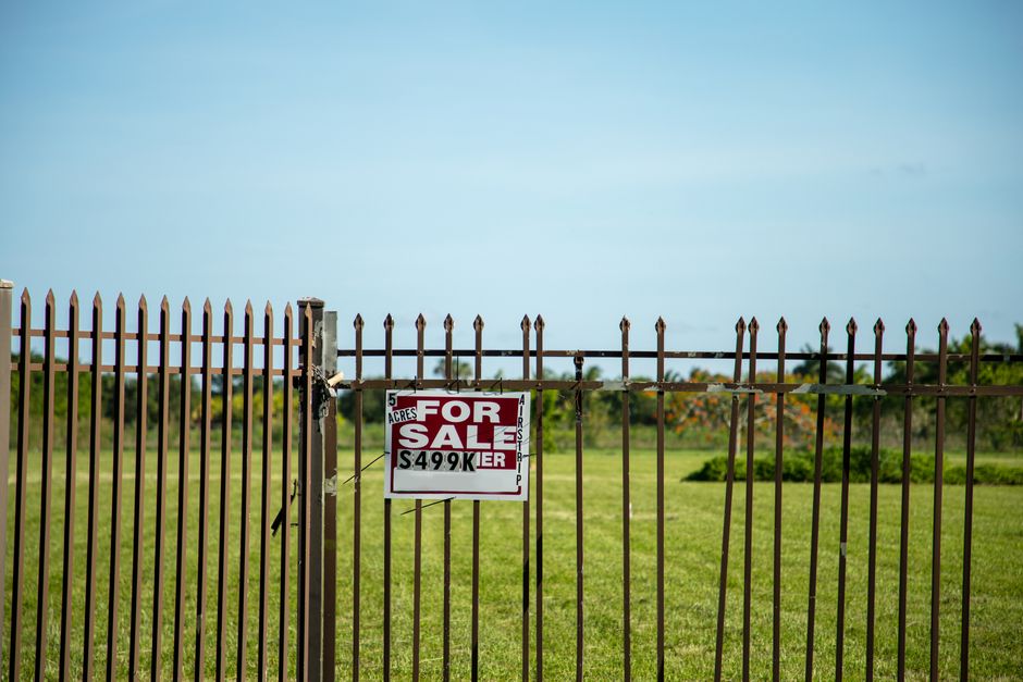 how to make a modified box plot fences and outliers