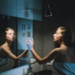 how to make a phototherapy light at home safely