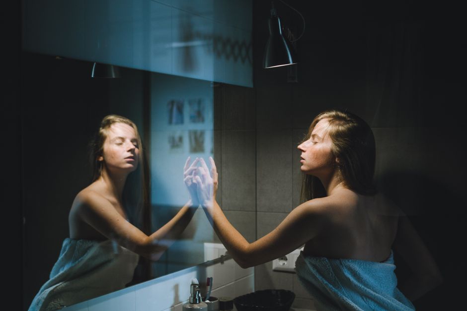 how to make a phototherapy light at home safely