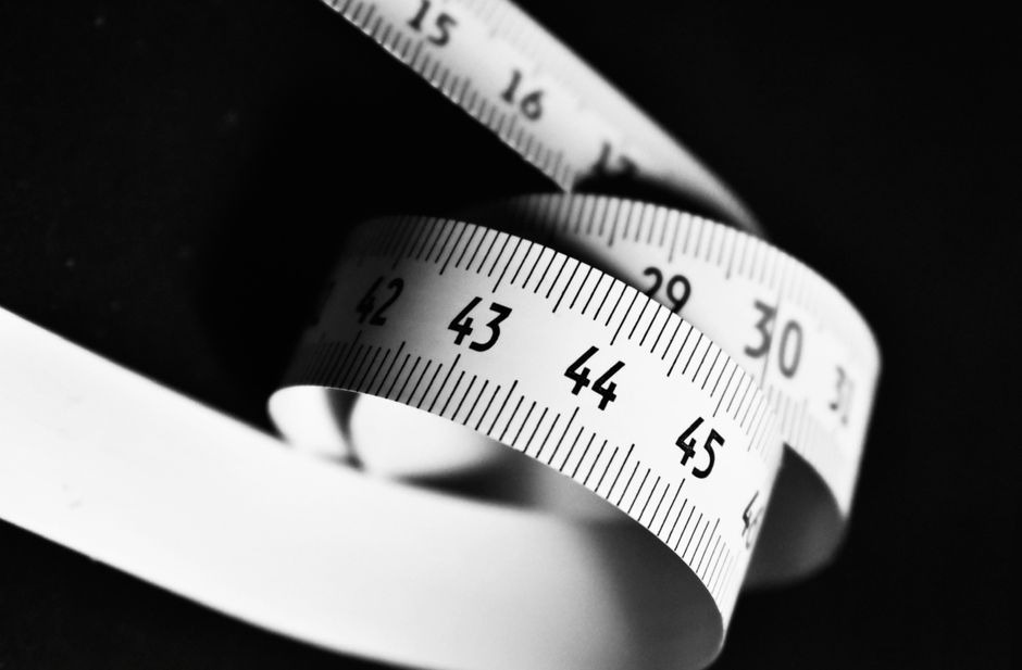 how to measure pd for glasses ruler and mirror