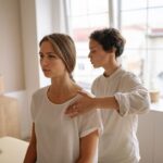 how to put on a shoulder sling by yourself