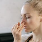 how to relieve a stuffy nose fast at home